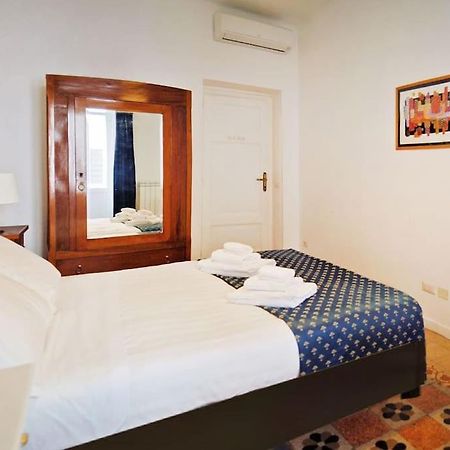 Near Colosseum By Varental 2Br + 1Sb Rome Bagian luar foto