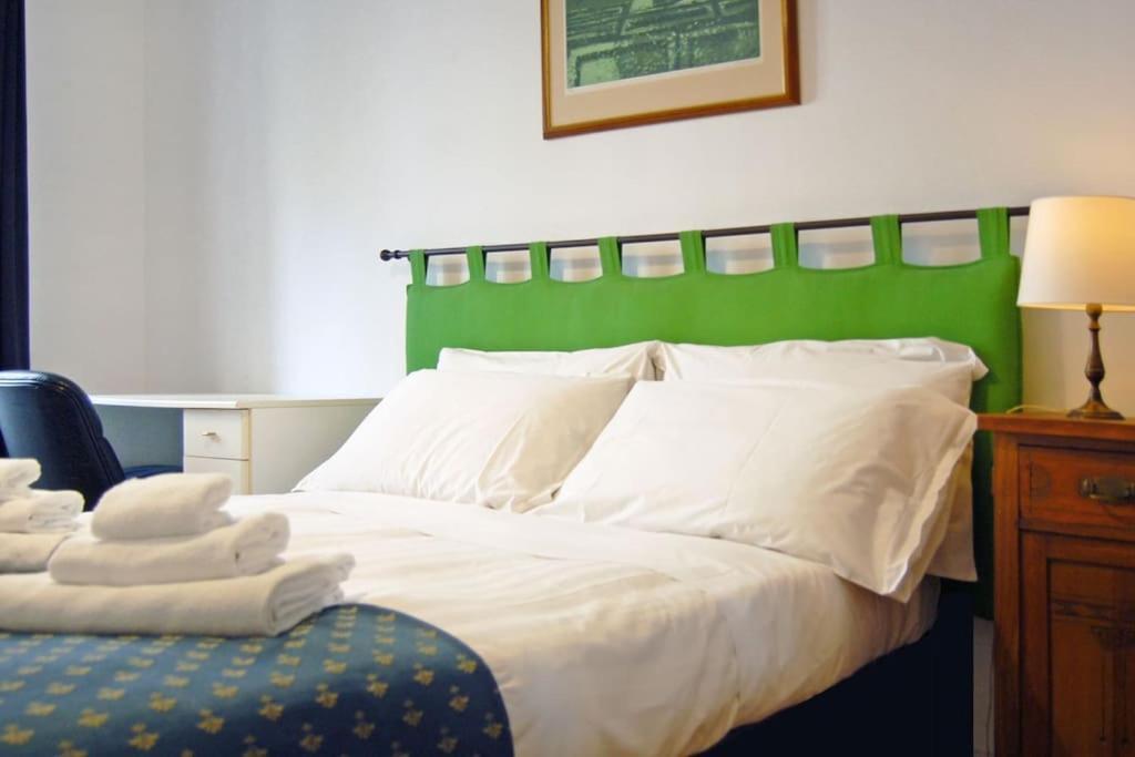 Near Colosseum By Varental 2Br + 1Sb Rome Bagian luar foto