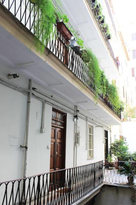 Near Colosseum By Varental 2Br + 1Sb Rome Bagian luar foto