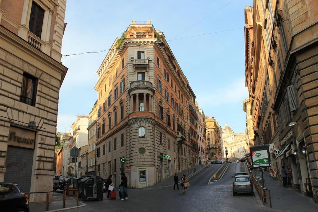 Near Colosseum By Varental 2Br + 1Sb Rome Bagian luar foto