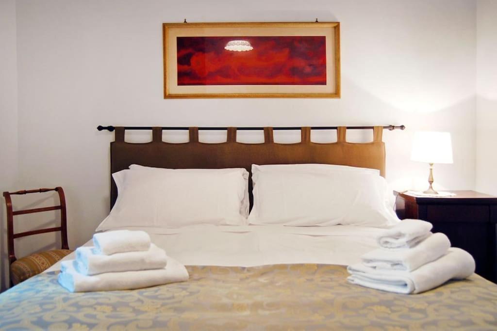 Near Colosseum By Varental 2Br + 1Sb Rome Bagian luar foto